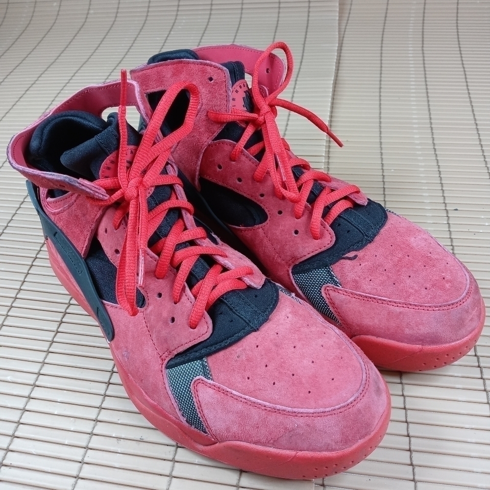 Nike Air Huarache University Red Black Sz 12. 705005-600 Love Hate Bulls a22pem